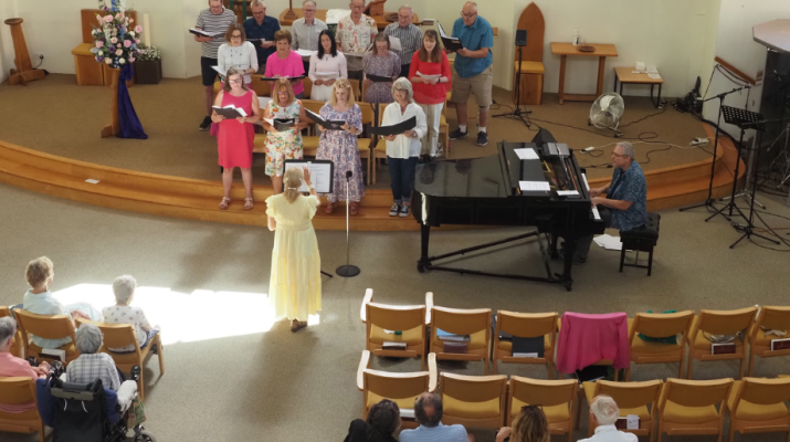 Cassiobury and nearby Community Choir perform their Summer Concert
